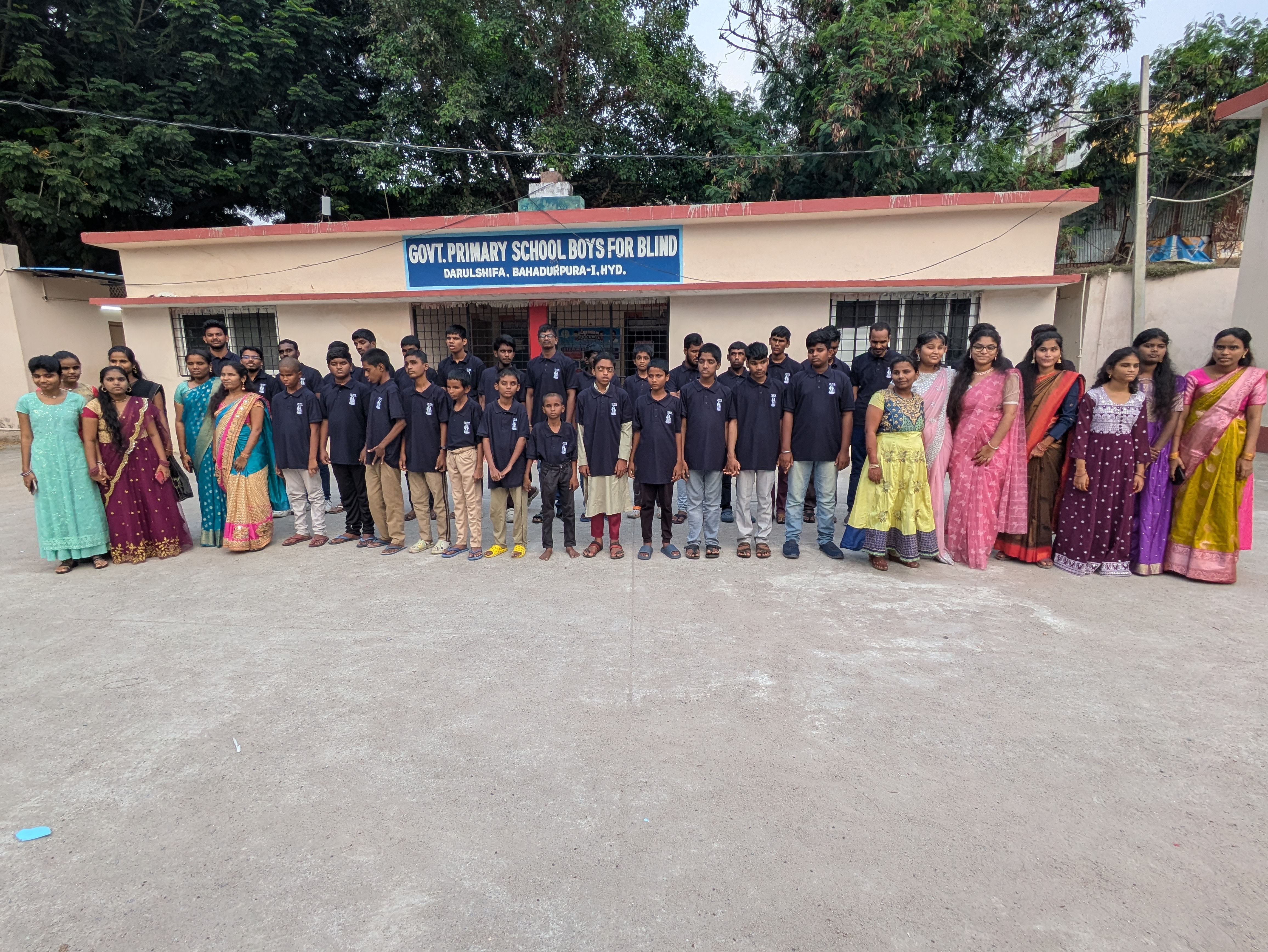 Alumni meet 2024 group photo with graduates and mentors